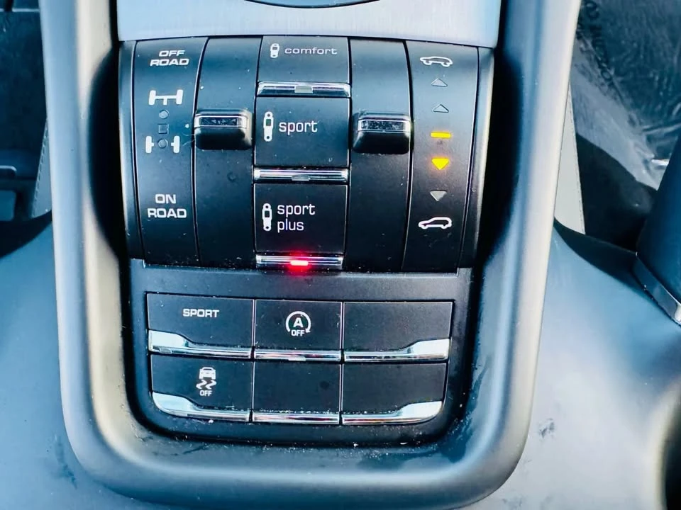 2015 Porsche 958 Cayenne Turbo - Image 19 of 19