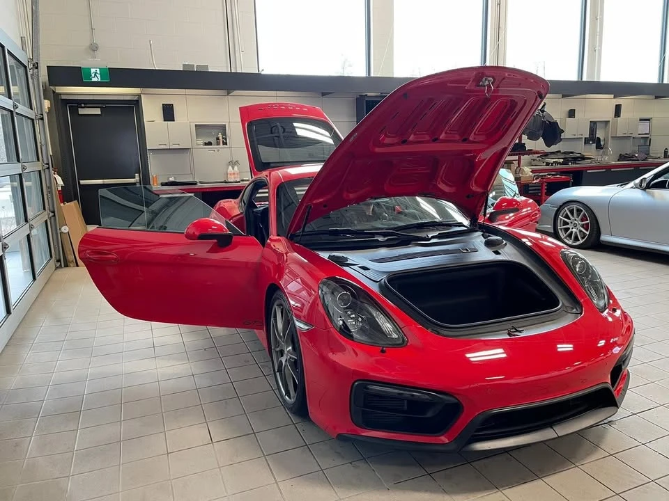 2015 Porsche 981 Cayman GTS - Image 10 of 15