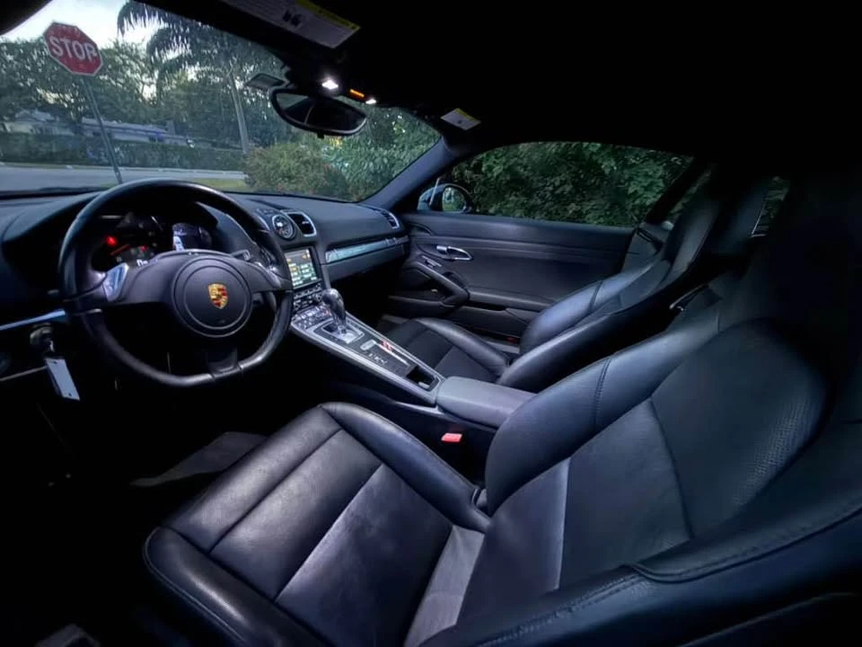 2015 Porsche 981 Cayman - Image 9 of 10