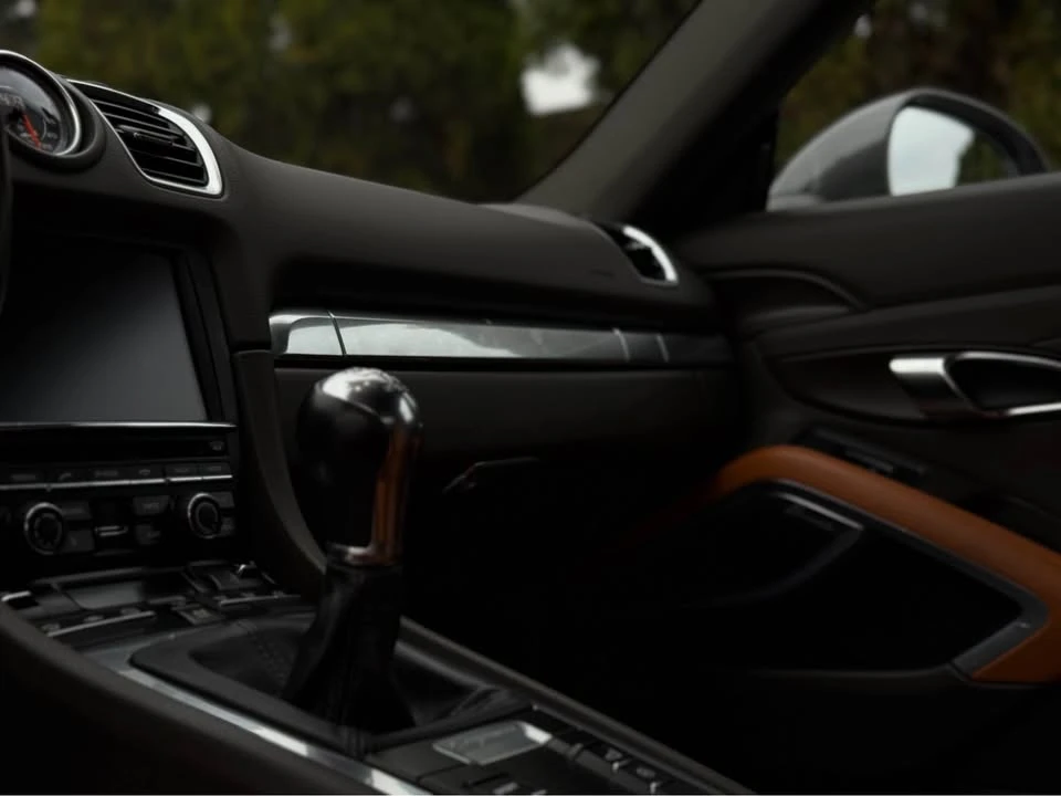 2015 Porsche 981 Cayman - Image 13 of 20