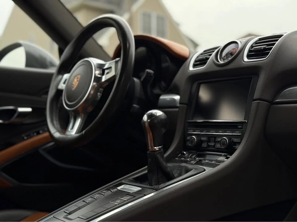 2015 Porsche 981 Cayman - Image 9 of 20