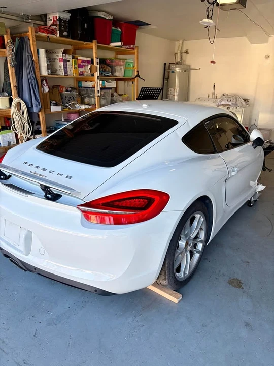 2015 Porsche 981 Cayman - Image 3 of 19