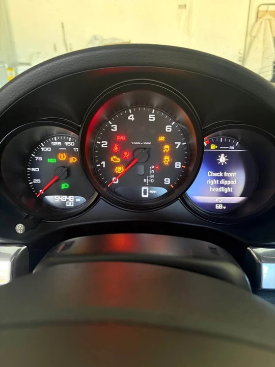 2015 Porsche 981 Cayman - Image 15 of 19