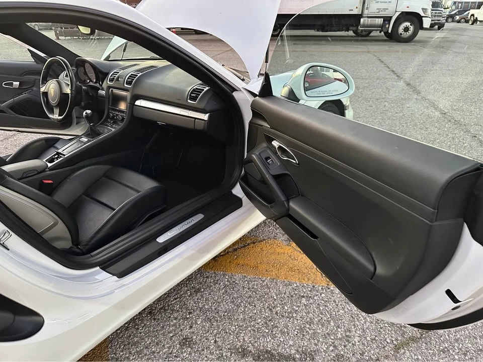 2015 Porsche 981 Cayman - Image 18 of 19