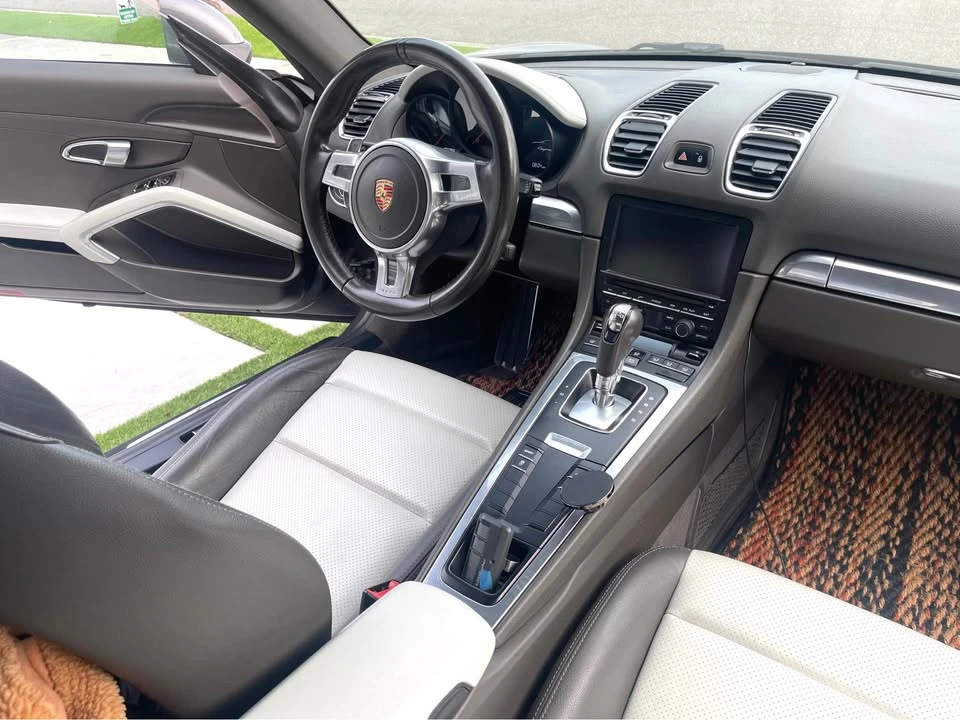 2015 Porsche 981 Cayman - Image 11 of 12