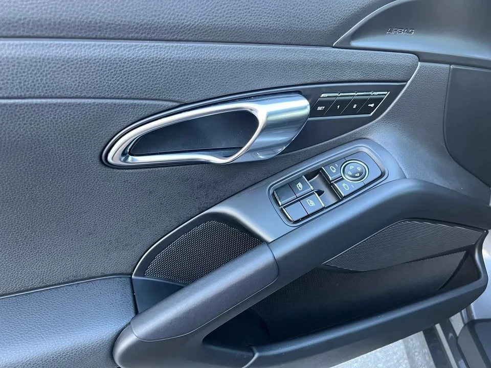 2015 Porsche 981 Cayman - Image 15 of 19