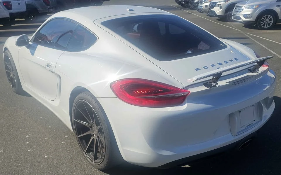 2015 Porsche 981 Cayman - Image 8 of 20