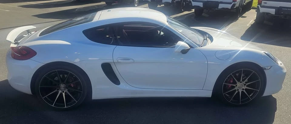 2015 Porsche 981 Cayman - Image 5 of 20