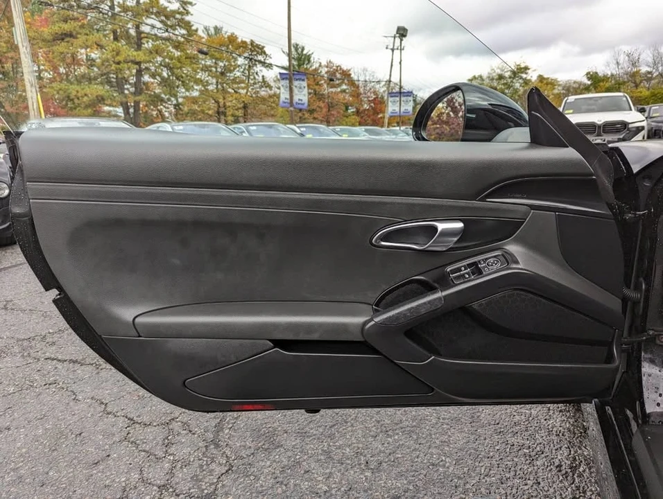 2015 Porsche 981 Cayman - Image 7 of 14