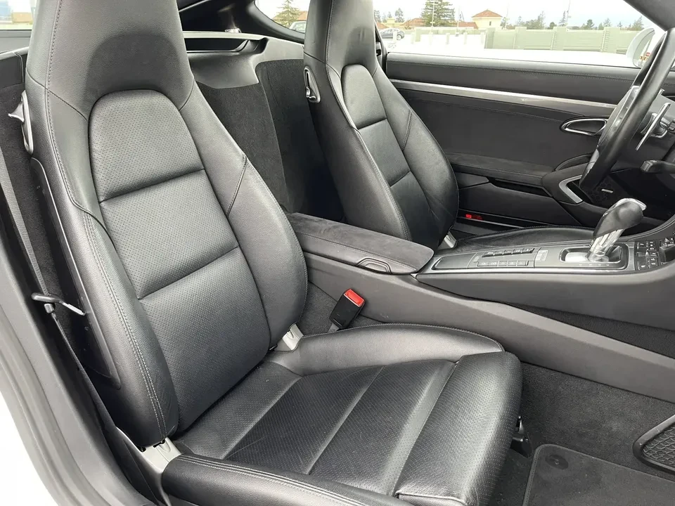 2015 Porsche 981 Cayman GTS - Image 9 of 11