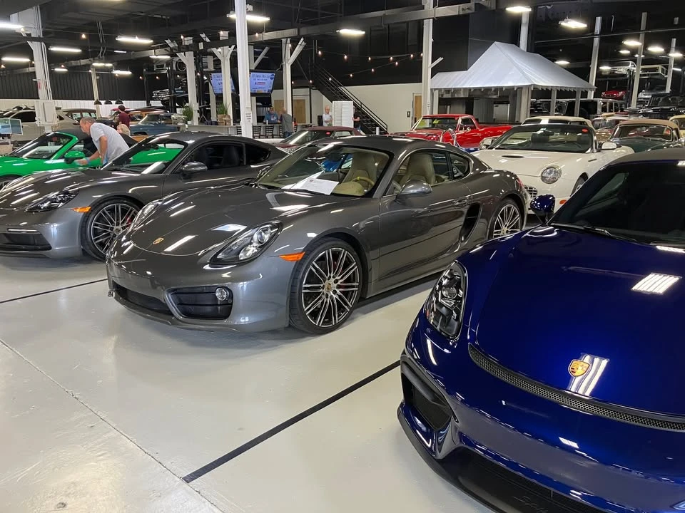2015 Porsche 981 Cayman GTS - Image 2 of 14