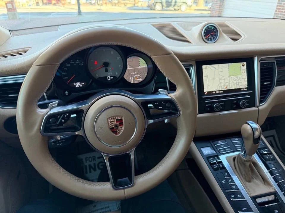2015 Porsche Macan - Image 17 of 19