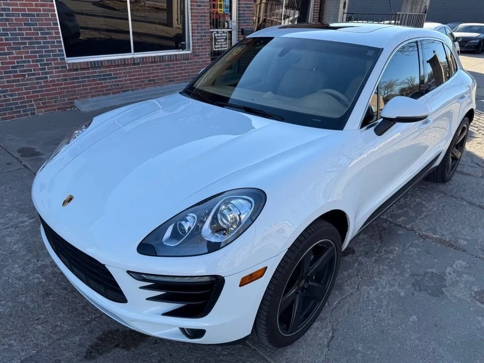 2015 Porsche Macan - Image 9 of 19