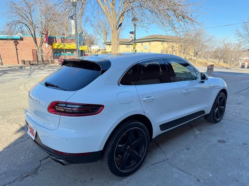 2015 Porsche Macan - Image 5 of 19