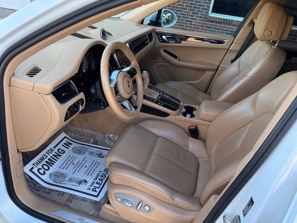 2015 Porsche Macan - Image 10 of 19