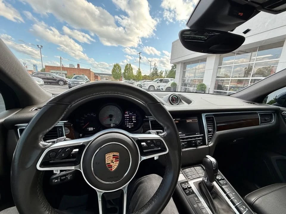 2015 Porsche Macan - Image 17 of 20