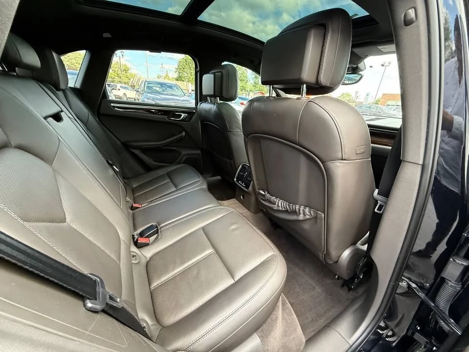 2015 Porsche Macan - Image 14 of 20