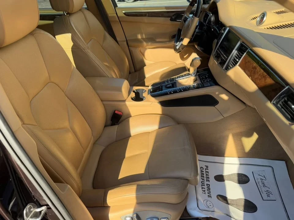 2015 Porsche Macan - Image 14 of 20