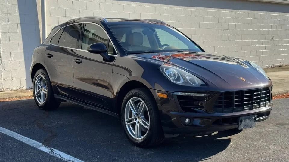 2015 Porsche Macan - Image 2 of 20