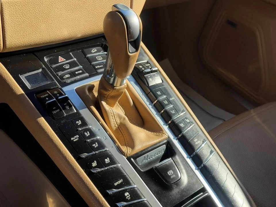 2015 Porsche Macan - Image 8 of 20