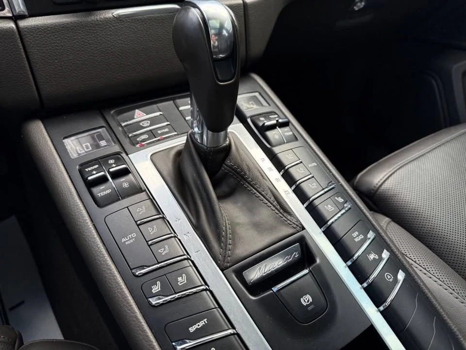 2015 Porsche Macan - Image 19 of 20