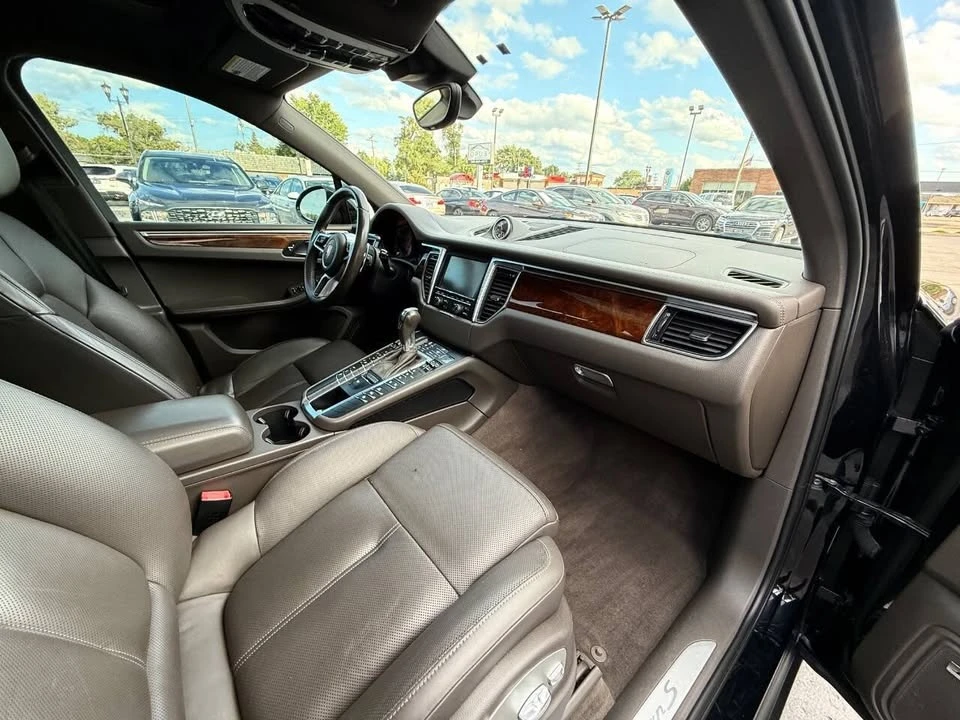 2015 Porsche Macan - Image 15 of 20