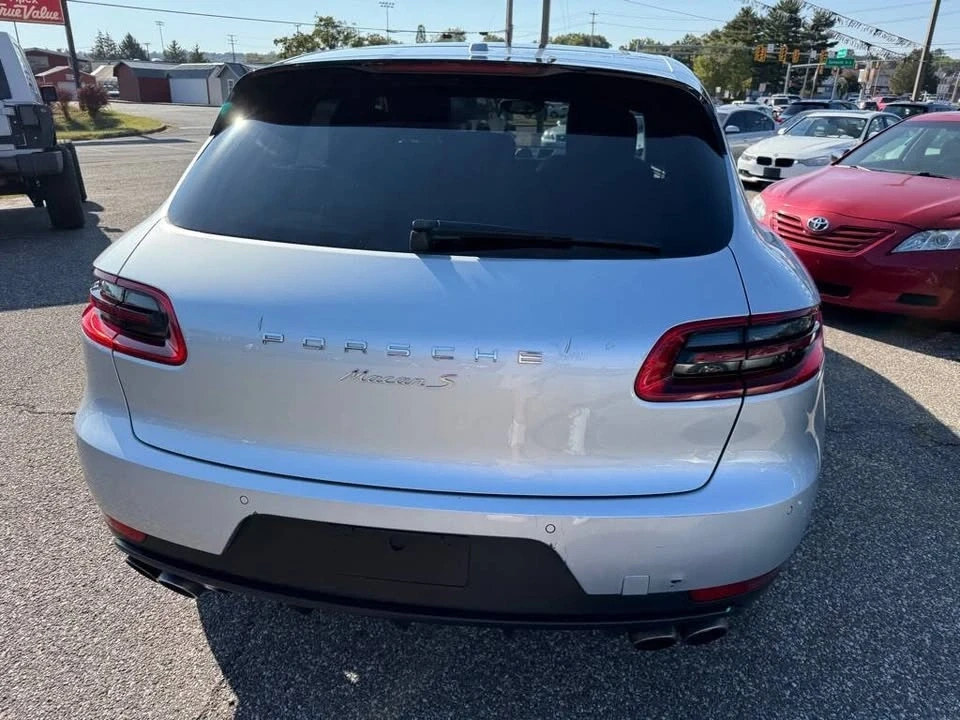 2015 Porsche Macan - Image 11 of 20