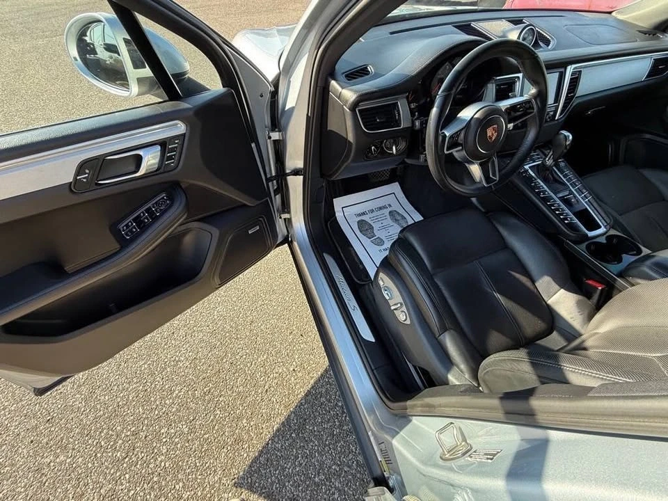 2015 Porsche Macan - Image 17 of 20