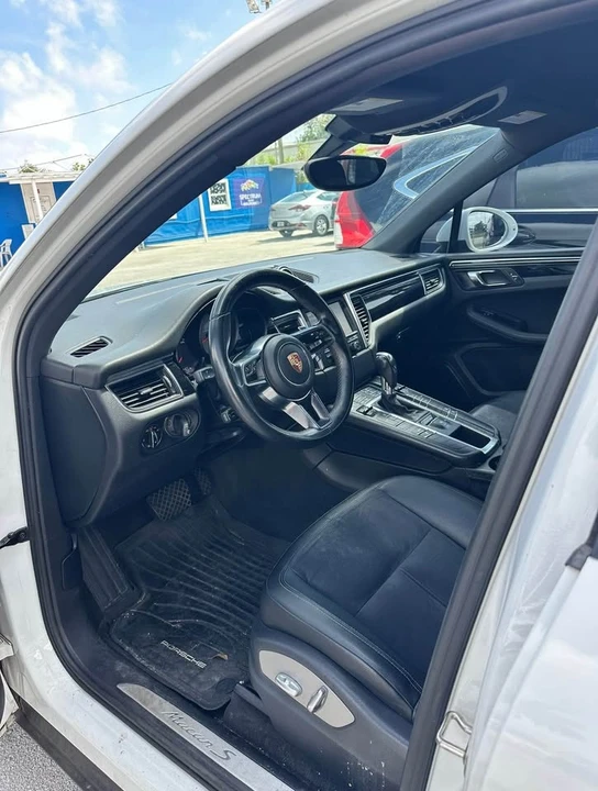 2015 Porsche Macan - Image 5 of 8