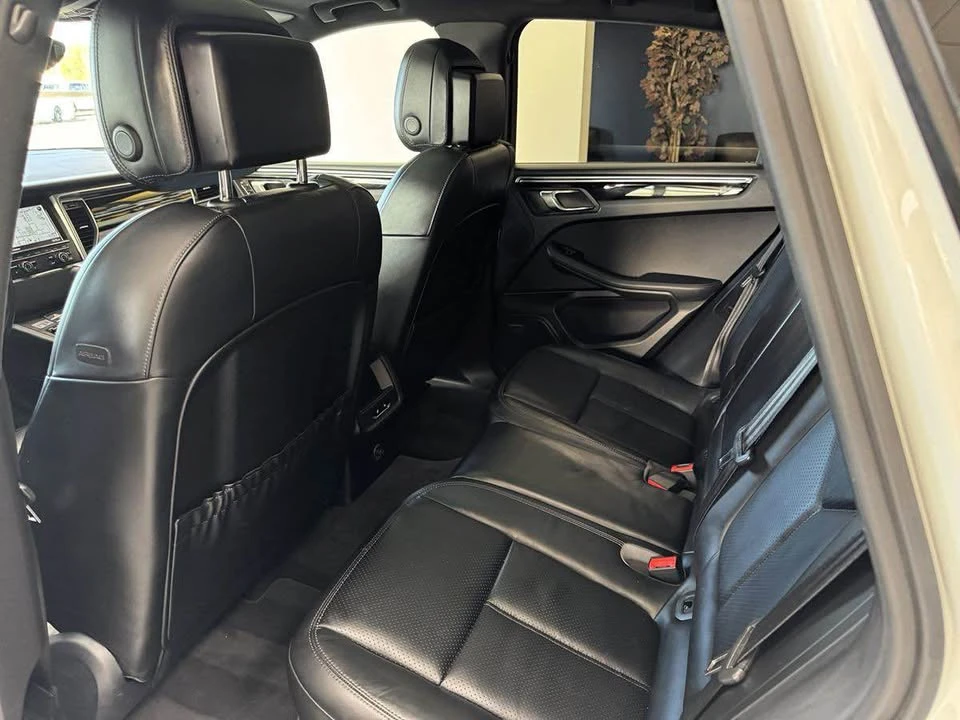 2015 Porsche Macan - Image 14 of 19