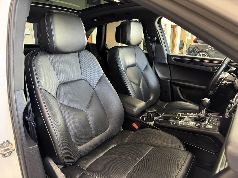 2015 Porsche Macan - Image 10 of 19