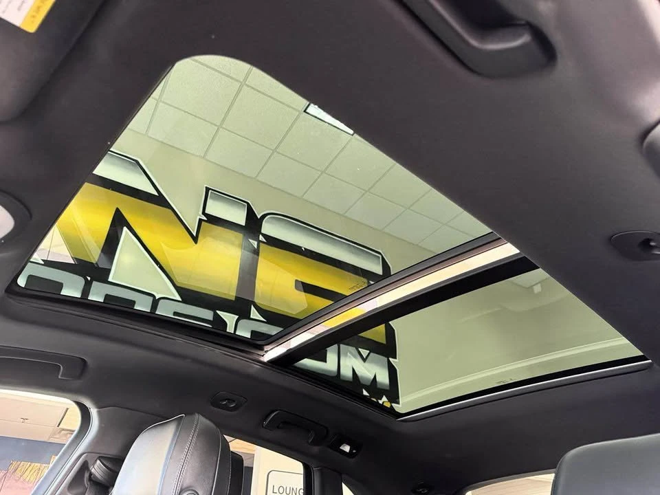 2015 Porsche Macan - Image 13 of 19