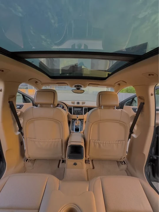 2015 Porsche Macan - Image 13 of 20