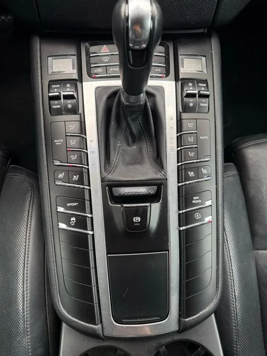 2015 Porsche Macan - Image 19 of 19