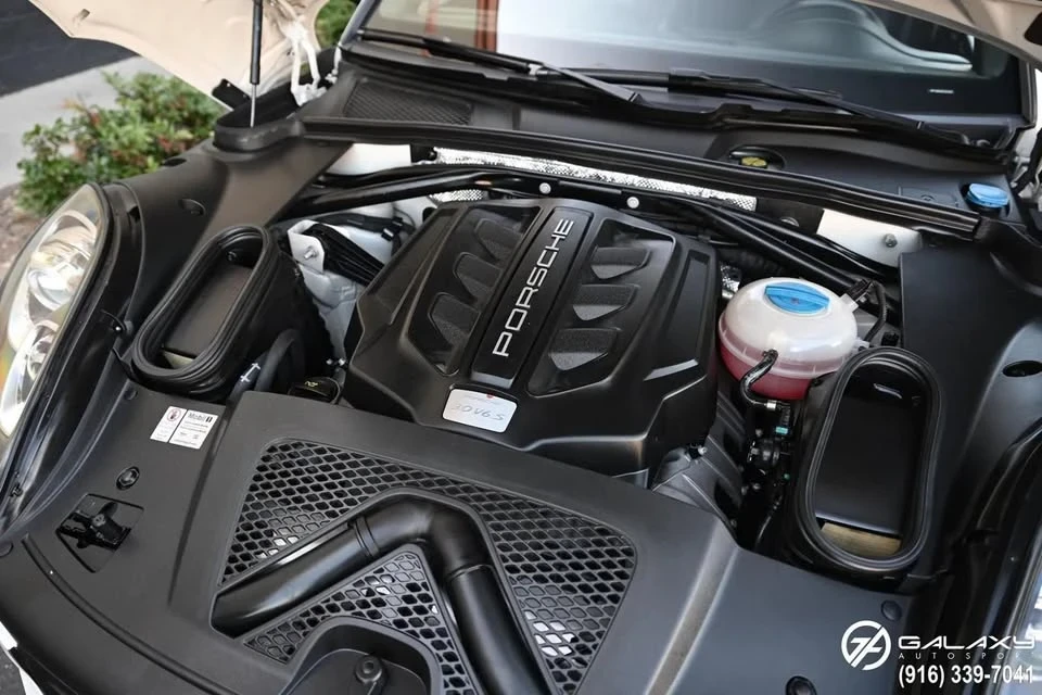 2015 Porsche Macan - Image 10 of 18