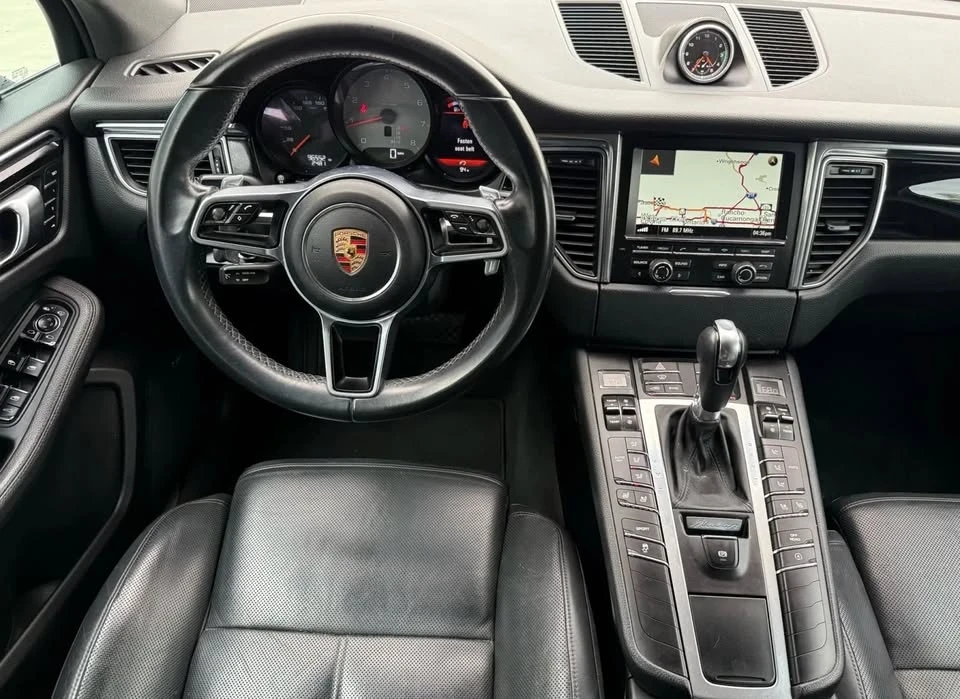 2015 Porsche Macan - Image 16 of 19