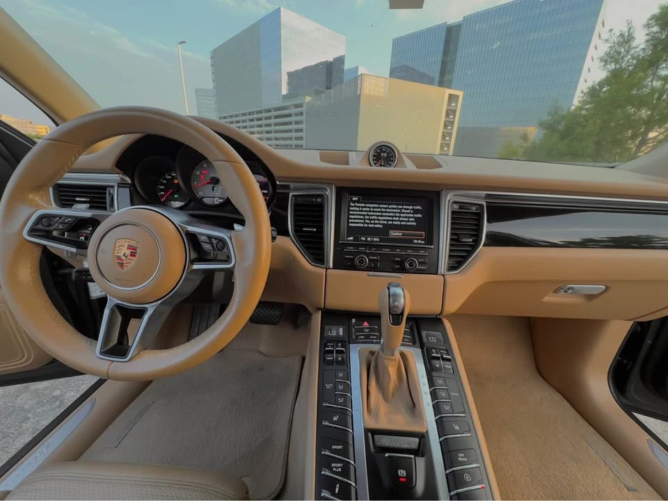 2015 Porsche Macan - Image 14 of 20