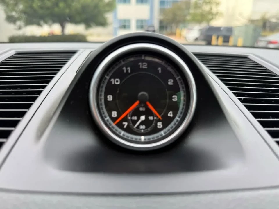 2015 Porsche Macan - Image 18 of 19