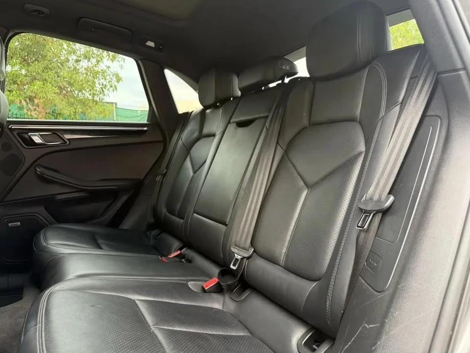 2015 Porsche Macan - Image 12 of 19