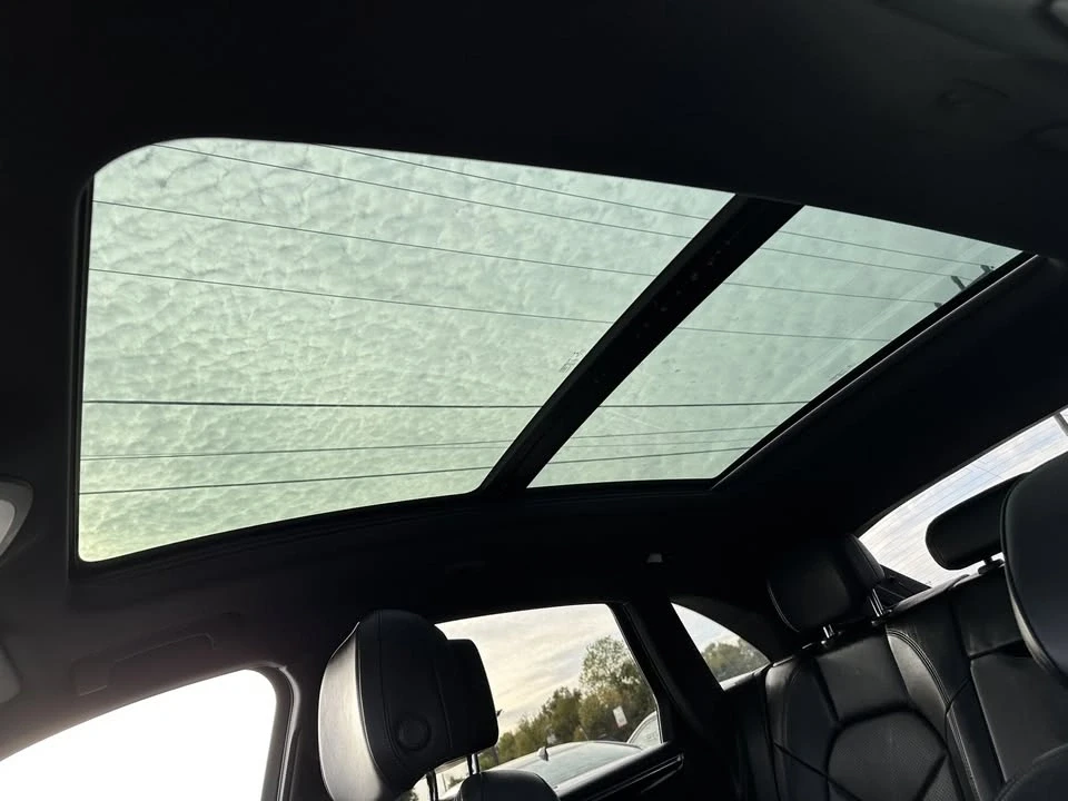 2015 Porsche Macan - Image 16 of 19