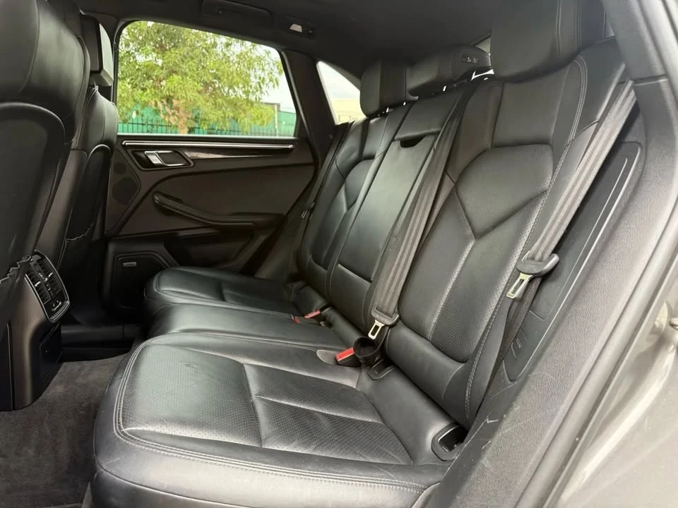 2015 Porsche Macan - Image 13 of 19