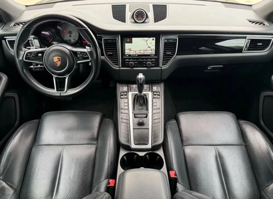 2015 Porsche Macan - Image 15 of 19