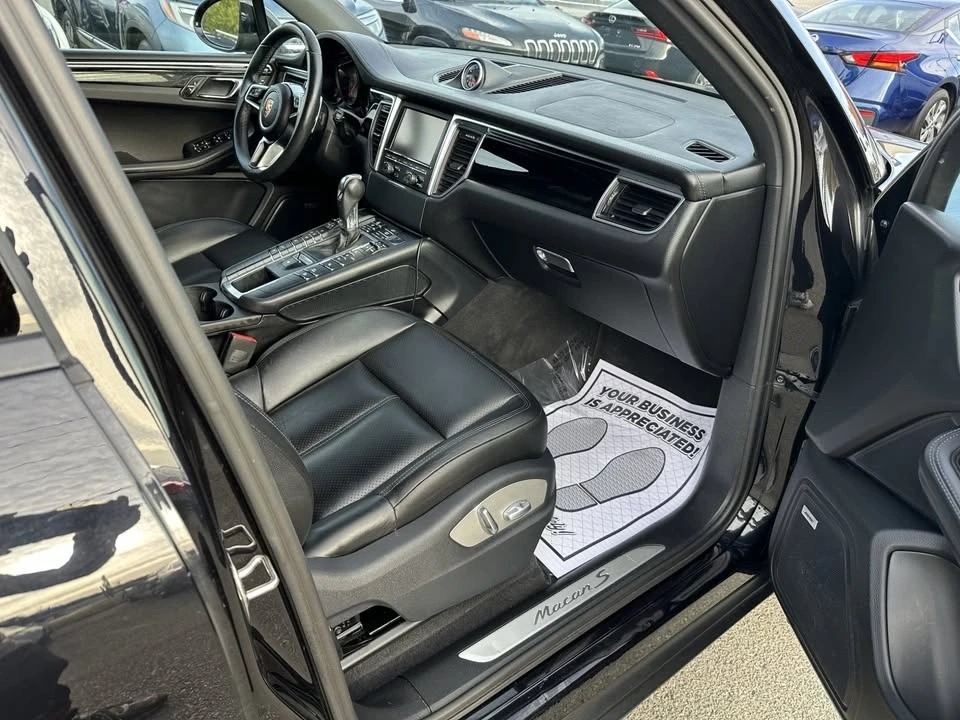 2015 Porsche Macan - Image 13 of 19