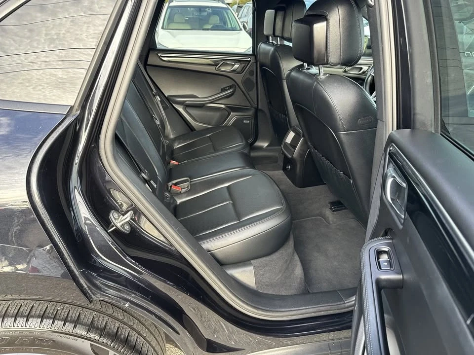 2015 Porsche Macan - Image 11 of 19