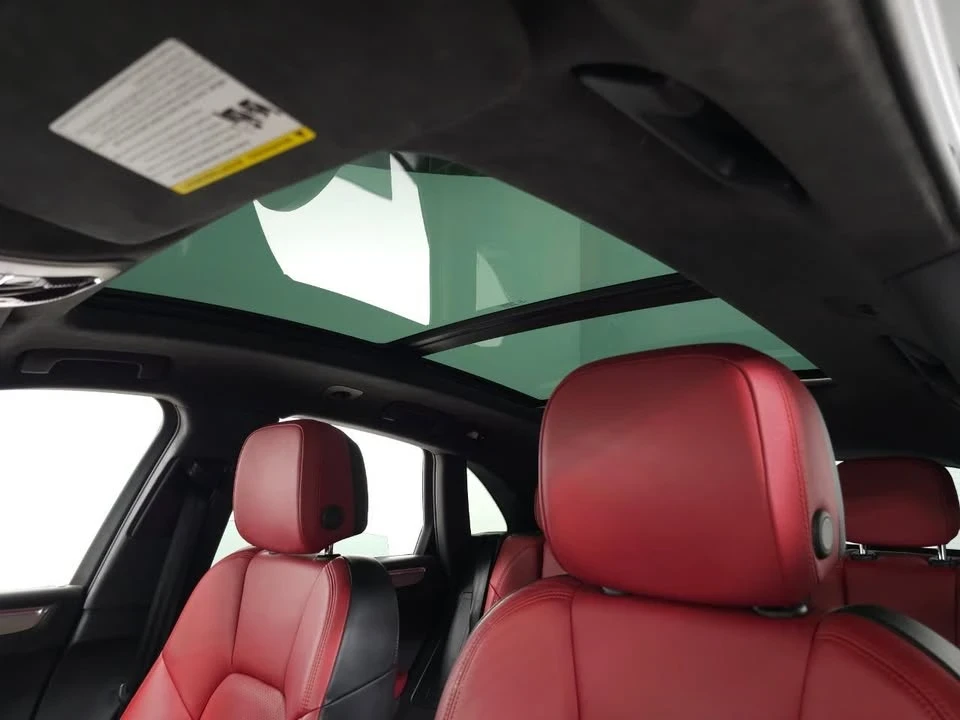 2015 Porsche Macan - Image 13 of 20