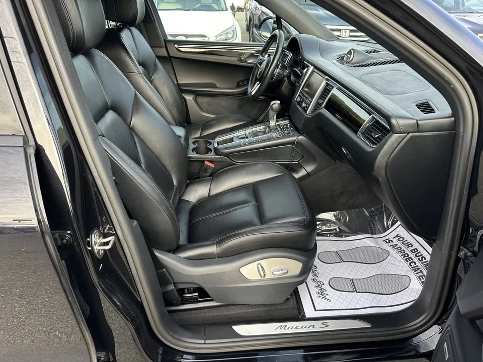 2015 Porsche Macan - Image 12 of 19