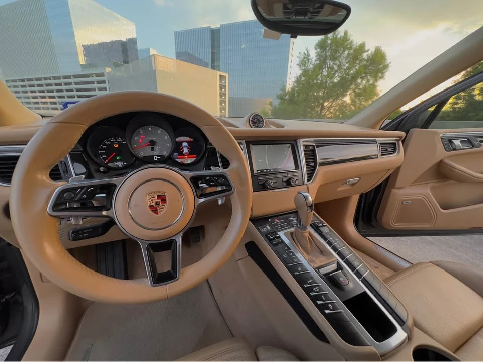 2015 Porsche Macan - Image 15 of 20