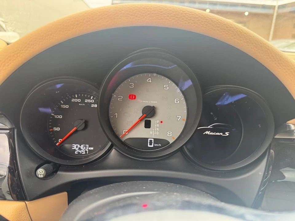 2015 Porsche Macan - Image 6 of 10