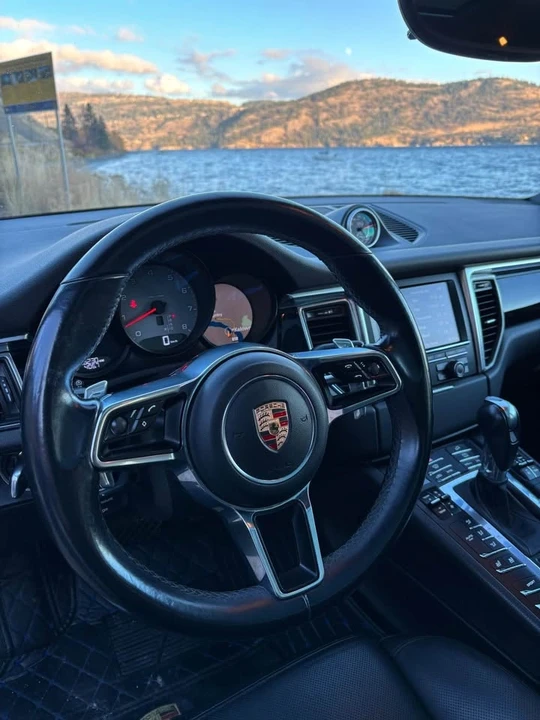 2015 Porsche Macan S - Image 9 of 12