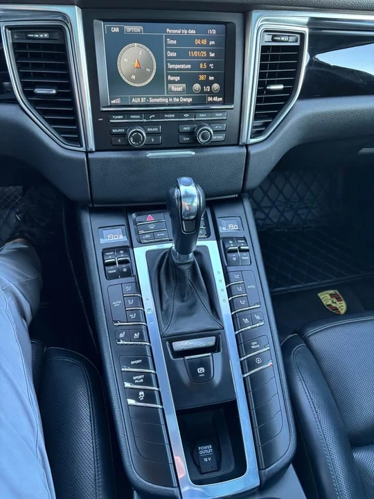 2015 Porsche Macan S - Image 11 of 12